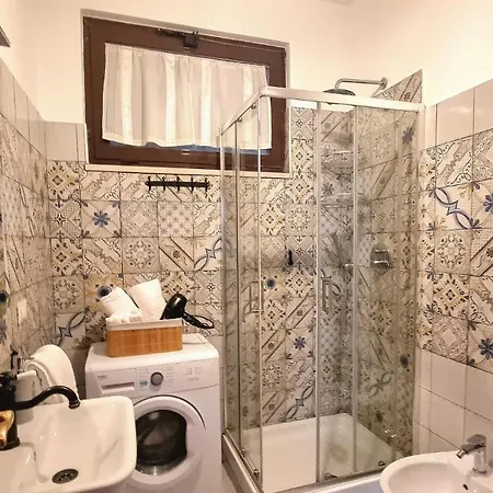 Maison Chrilo, *