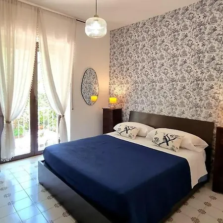 Maison Chrilo, * Sorrent